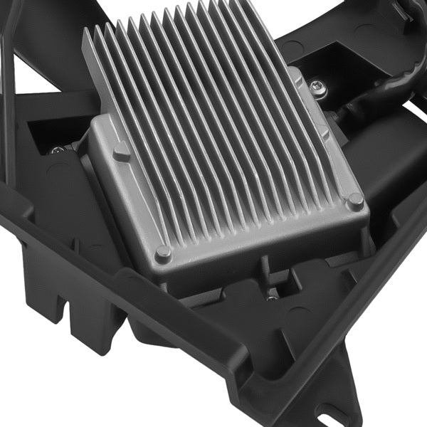 Mercedes GL450 cooling fan assembly, 4-pin electrical connector detail